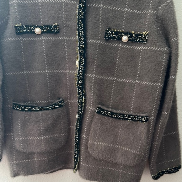 Gray elegant Trim Cardigan Sweater - Picture 4 of 6